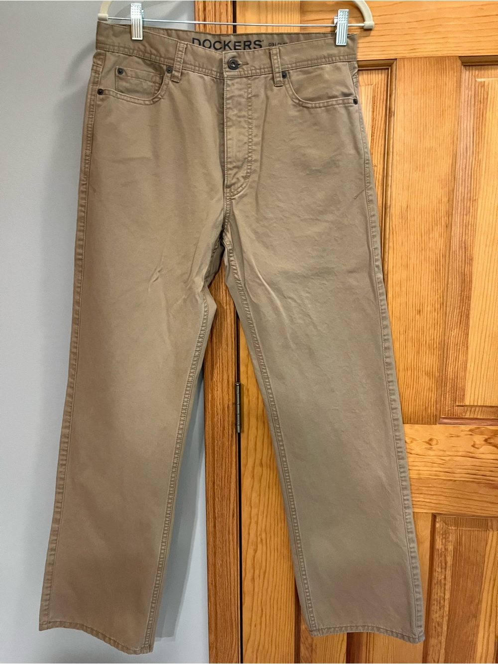 Dockers D3 Classic Fit Khakis - Light Brown